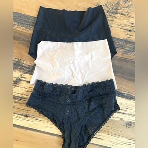 NWOT GAP No Show Panties Size Small